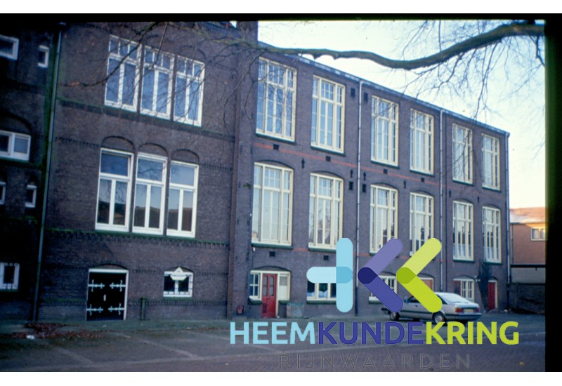 Lobith (46) Markt -Kerkepad achterkant Mariaschool